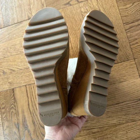 Koolaburra Tan Shearling Wedge Ankle Boots Nooties - Picture 3 of 4